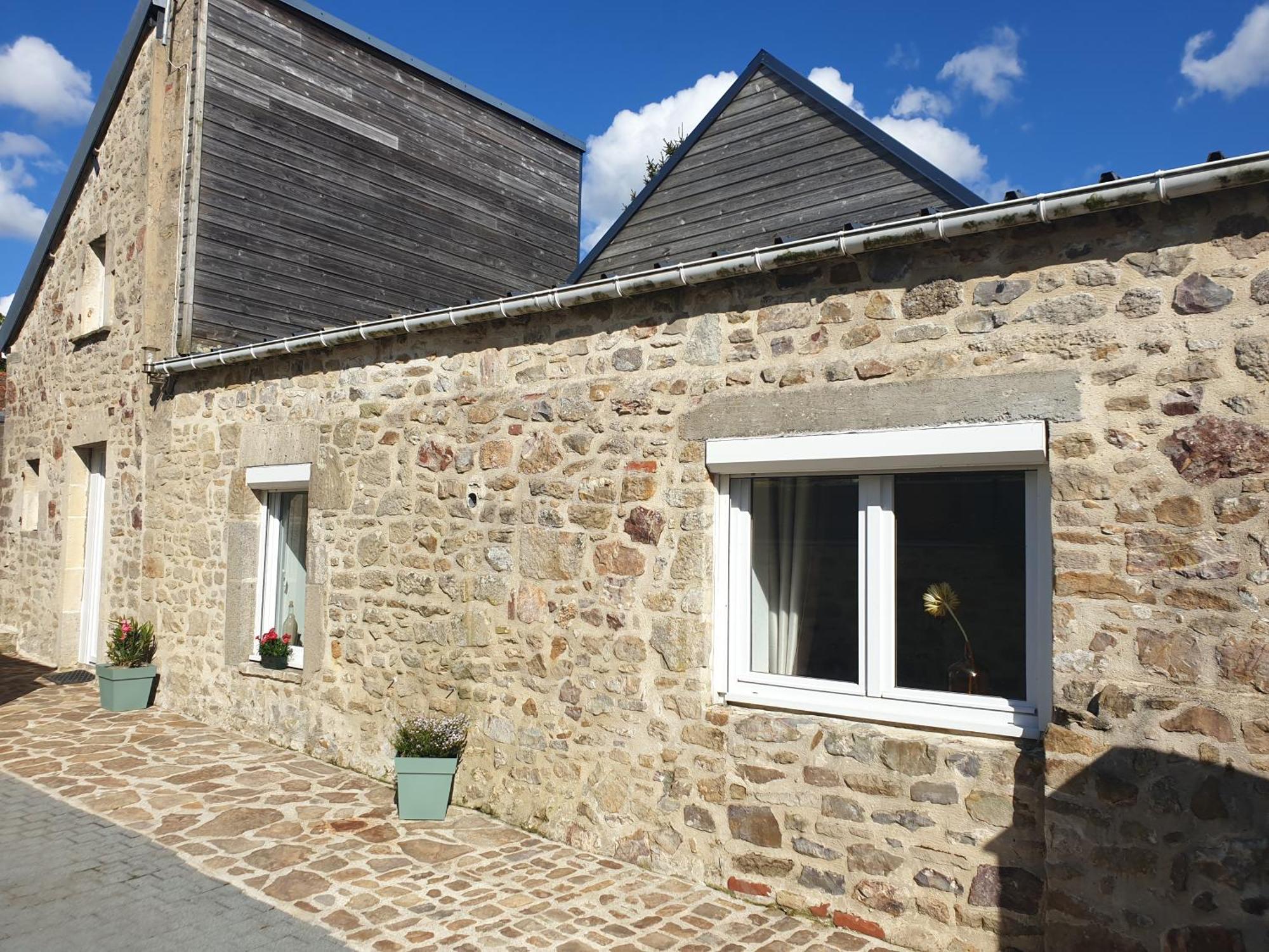 Gite Proche De Sainte Mere Eglise Montebourg Exterior photo